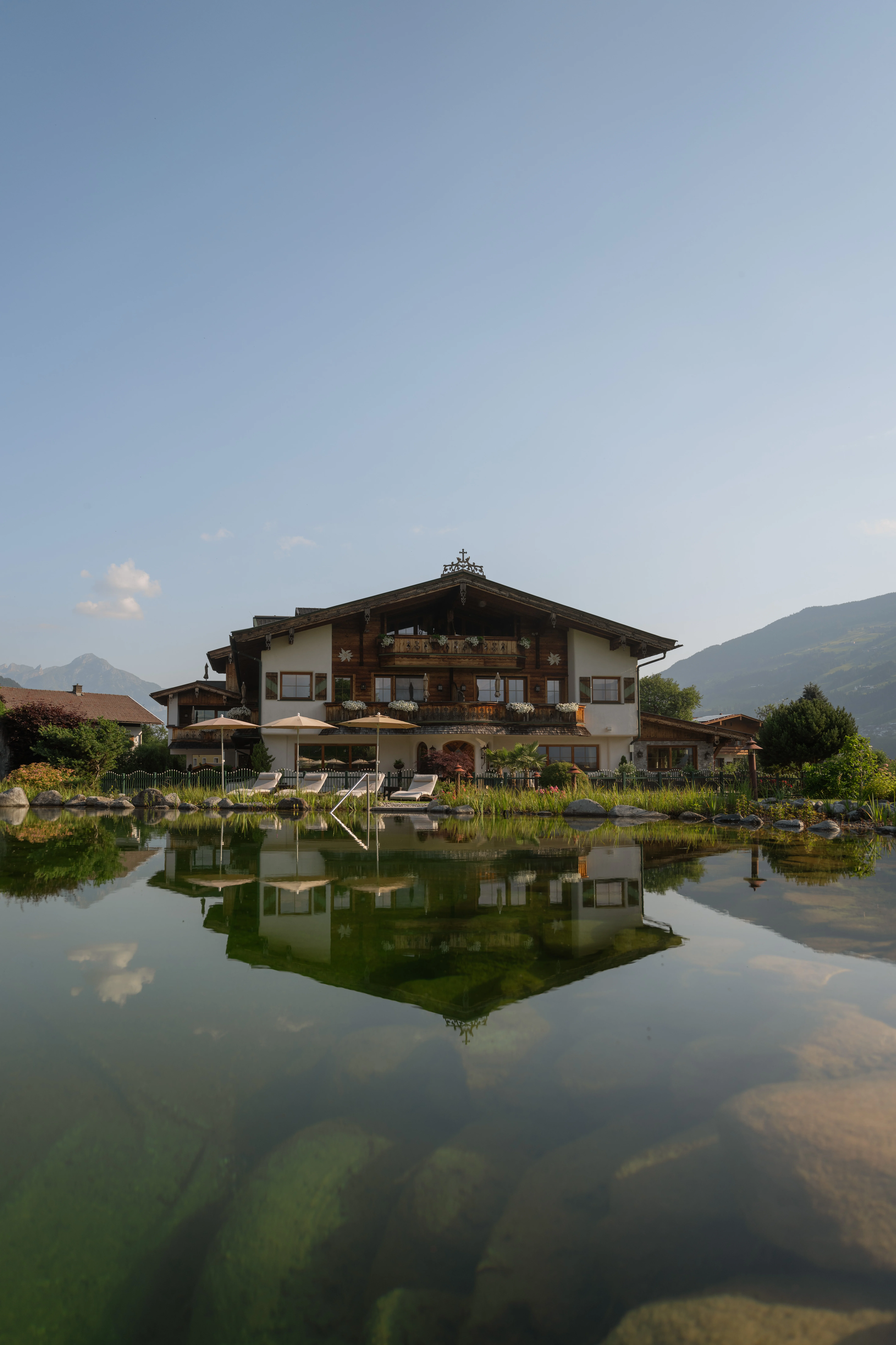 Euer Hotel mit Schwimmteich in Tirol. Euer Hotel mit Schwimmteich in Tirol.