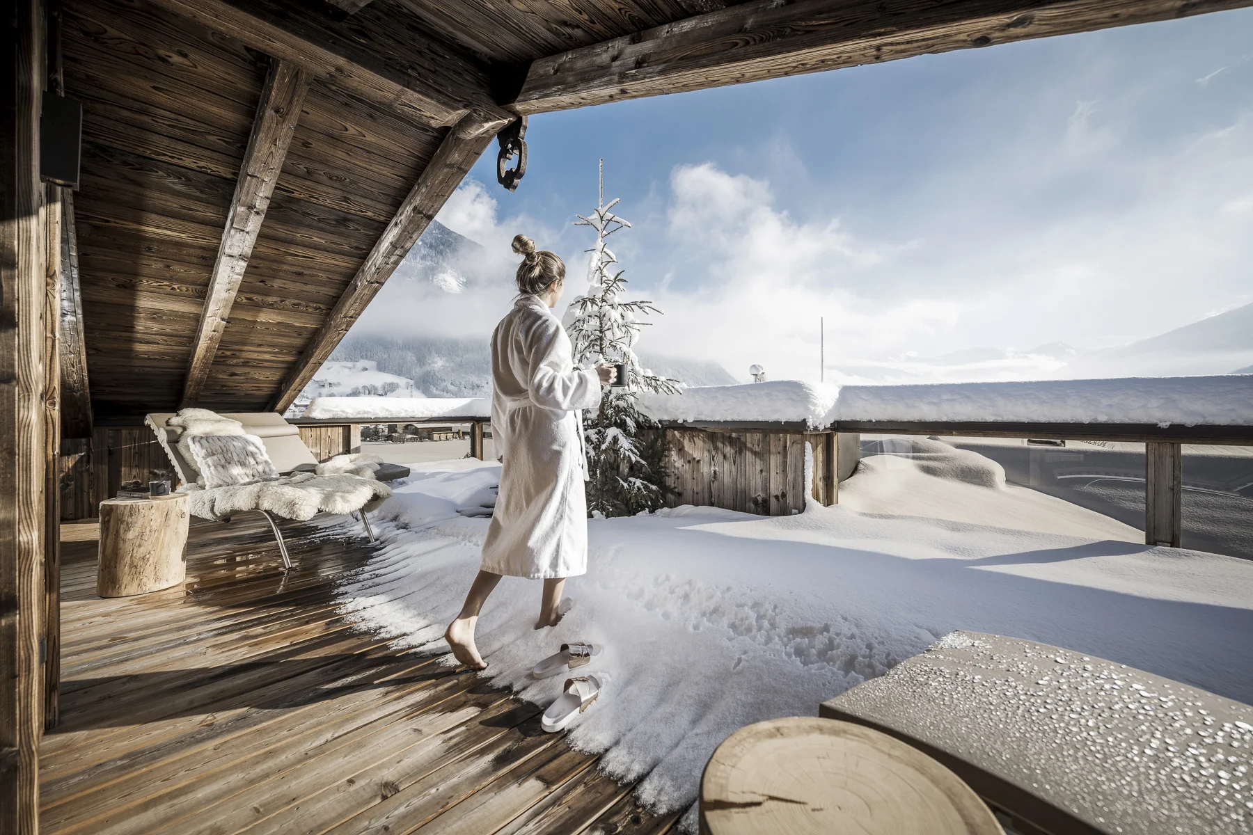 Euer Hotel mit Schwimmteich in Tirol. Und Sauna.
