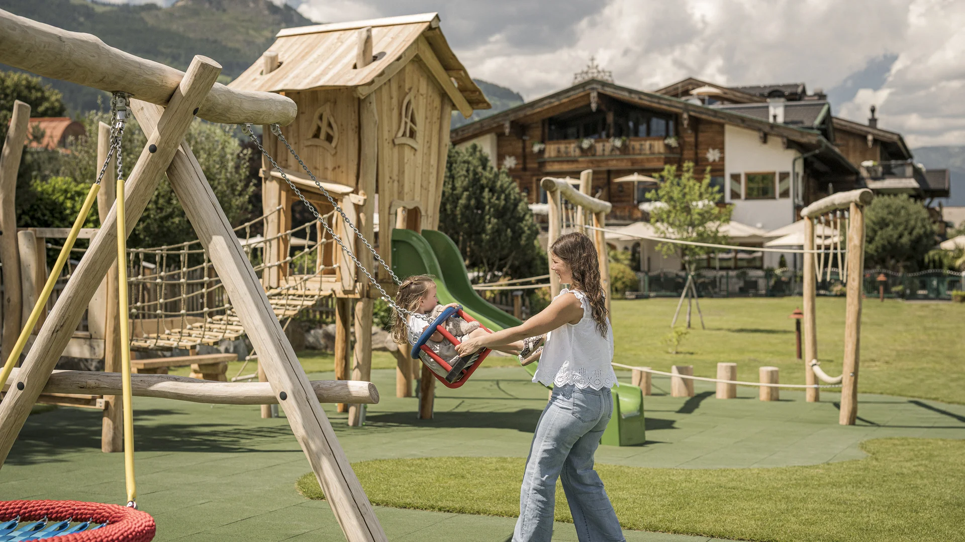 Euer Aparthotel im Zillertal – der Stacherhof Euer Aparthotel im Zillertal – der Stacherhof