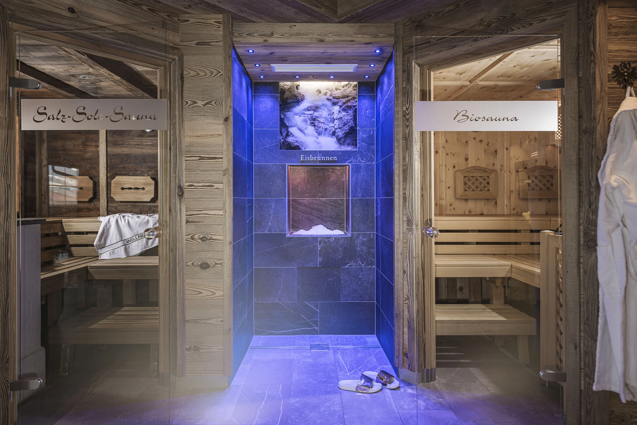 Euer Hotel mit Schwimmteich in Tirol. Und Sauna.